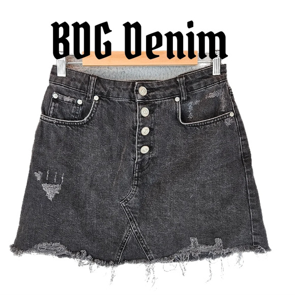 BDG Womens Black All Cotton Distressed Denim Mini Skirt Sz M Raw Hem Button Up - Picture 1 of 11